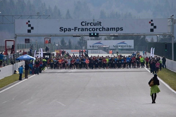 Spa-Francorchamps Run aan de start.